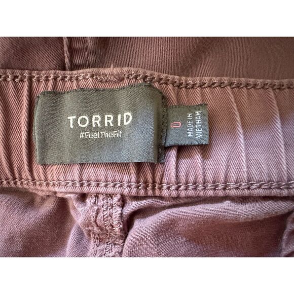 Torrid Women's Twill Mid Rise Weekend Shorts Size 0 (L) Mauve Cotton Blend - Picture 2 of 4